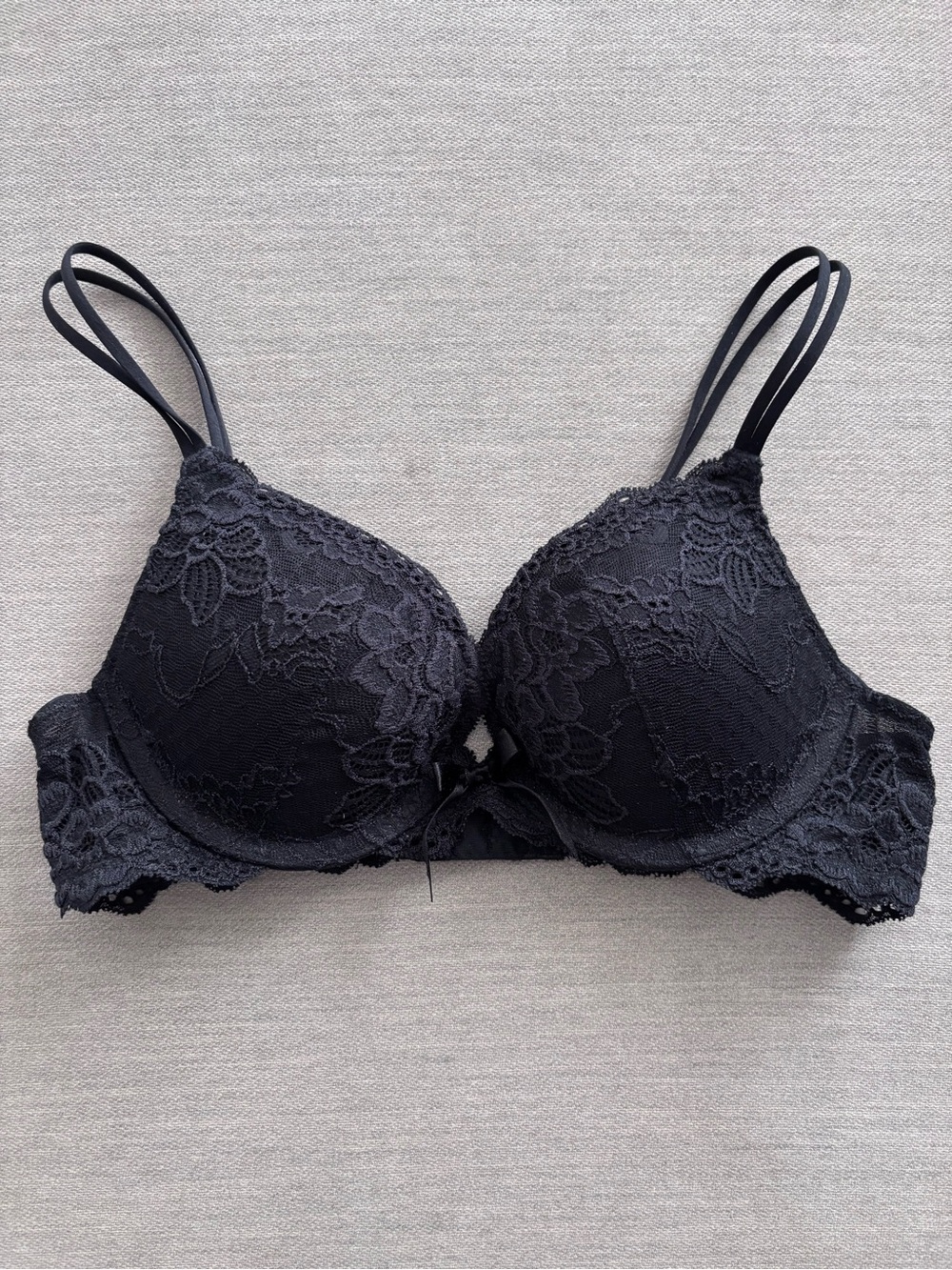 Victoria's Secret Very Sexy Black Lace Padded Push-up Bra 34A